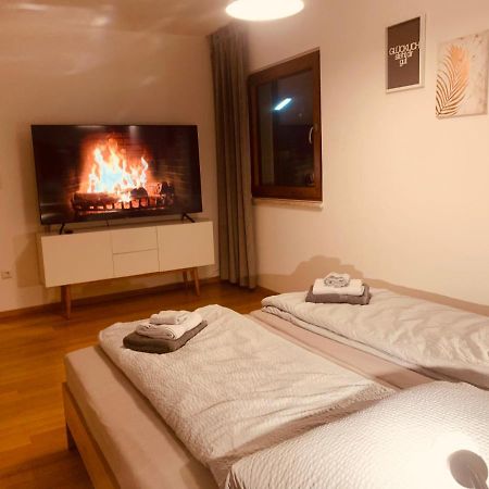 Felix Living 4, Modern & Cozy 2 Zimmer Wohnung, Balkon, Parkplatz Salzweg Eksteriør bilde